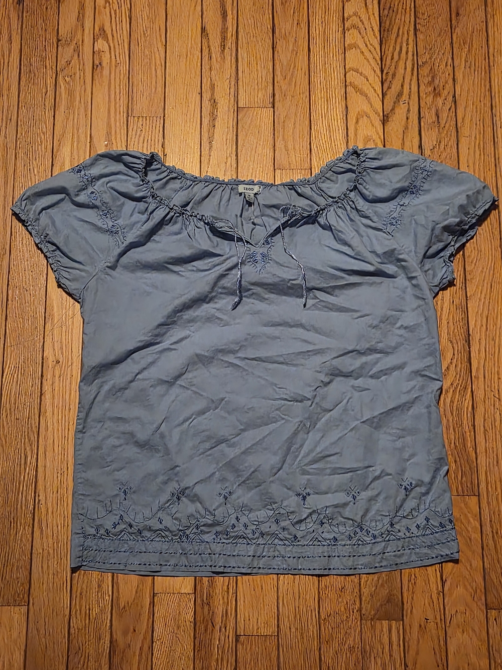 IZOD Blue Embroidered Peasant Top Short Sleeve Tassel Keyhole Medium